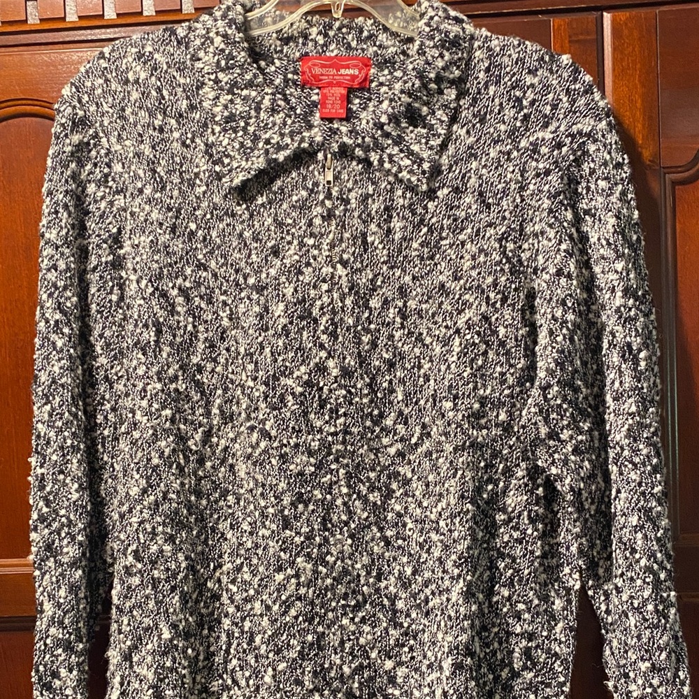 Venezia Jeans Monochrome Knit zip front sweater